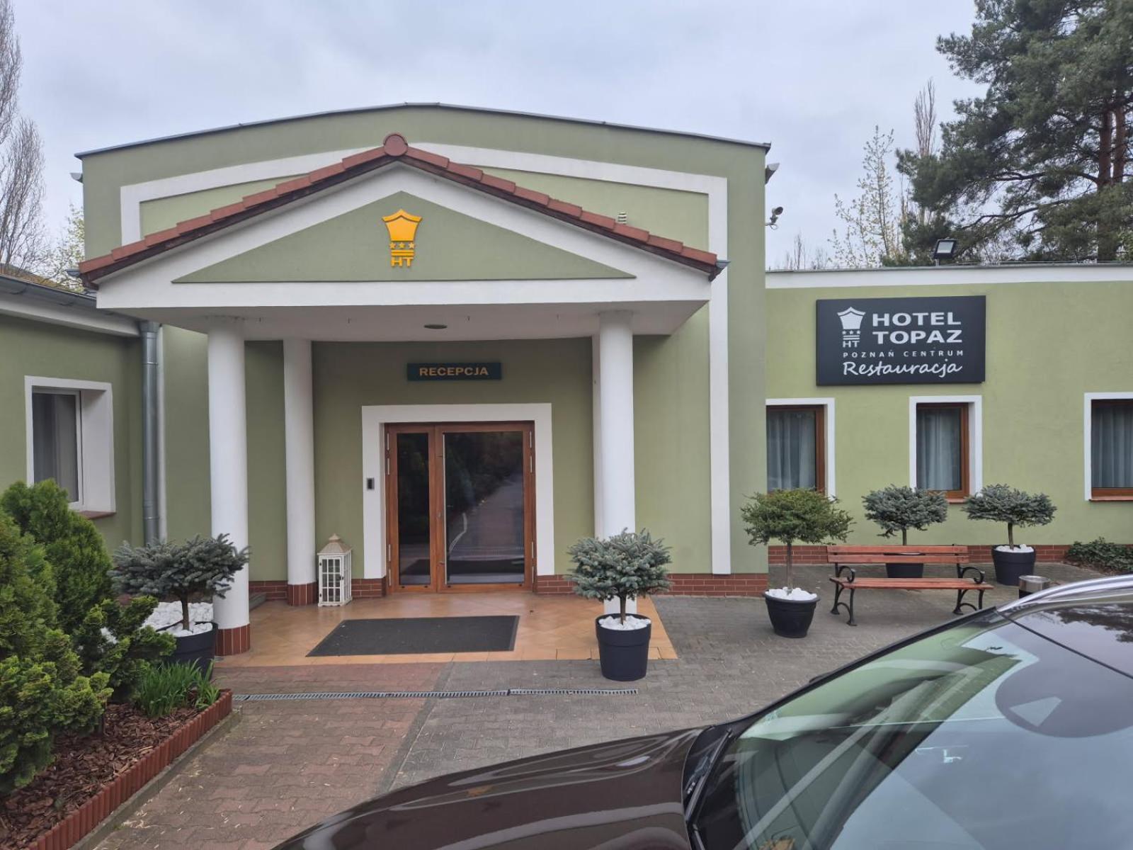 波兹南中心托帕兹酒店 外观 照片